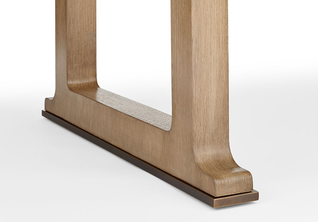 Ponte Dining Table