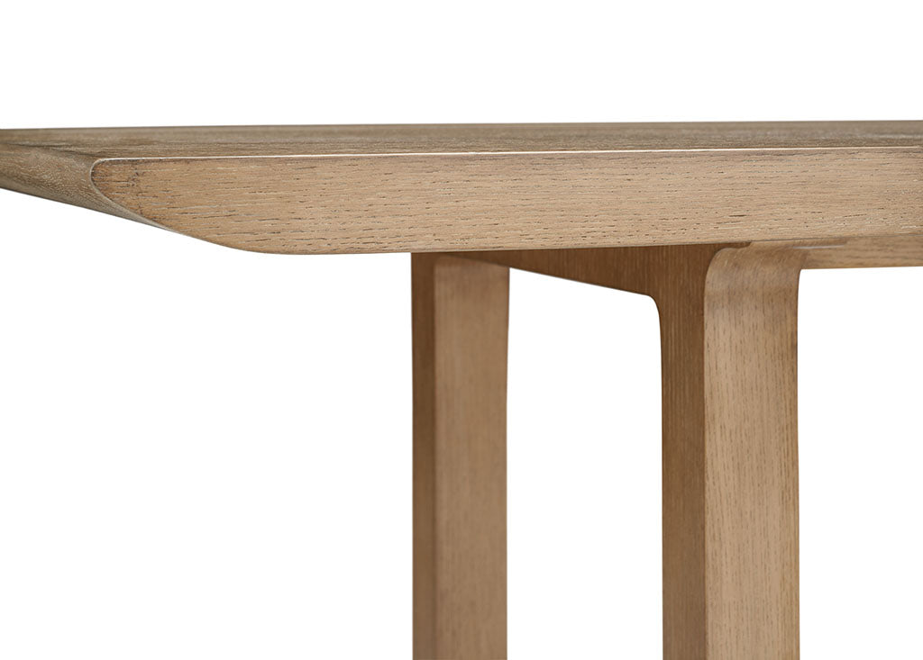 Ponte Dining Table